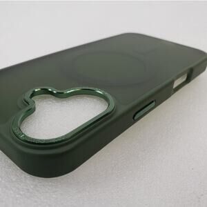 Bentoben Magnetic Matte Case for iPhone 16 (Dark Green)